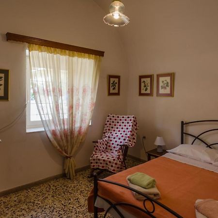 Вилла Irini And Petros House Леонидион Экстерьер фото