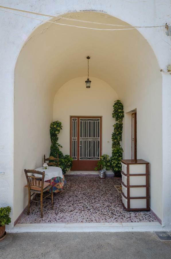 Вилла Irini And Petros House Леонидион Экстерьер фото